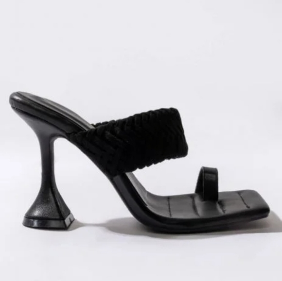 A SLIPPERS - Picture 5 of 5